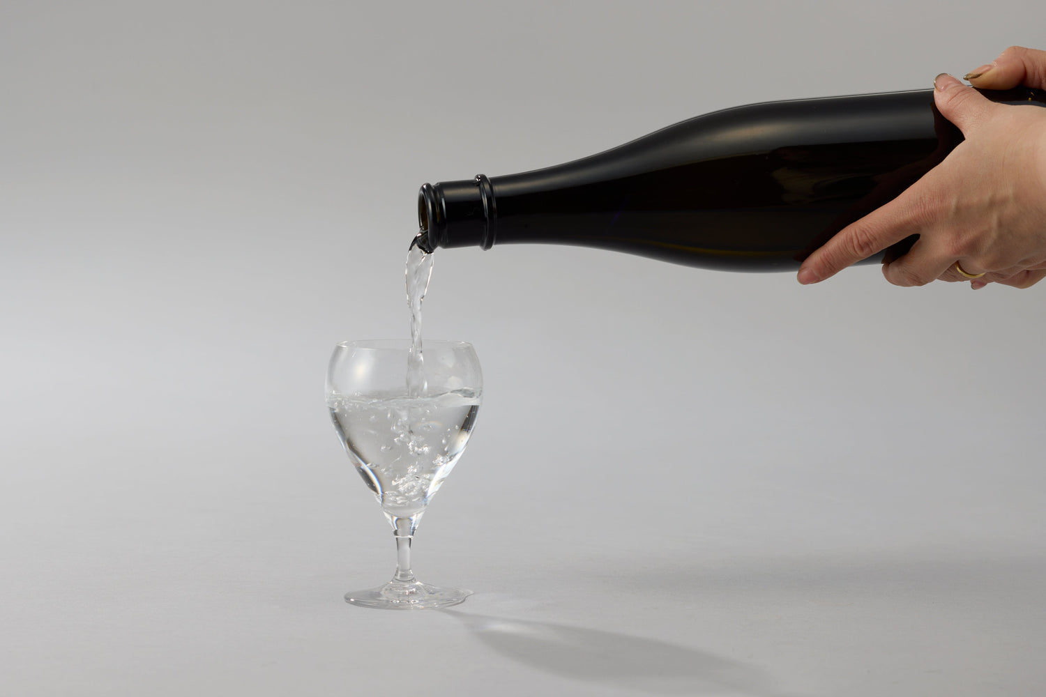 「酸」でじめじめを吹き飛ばす！"爽快系”日本酒